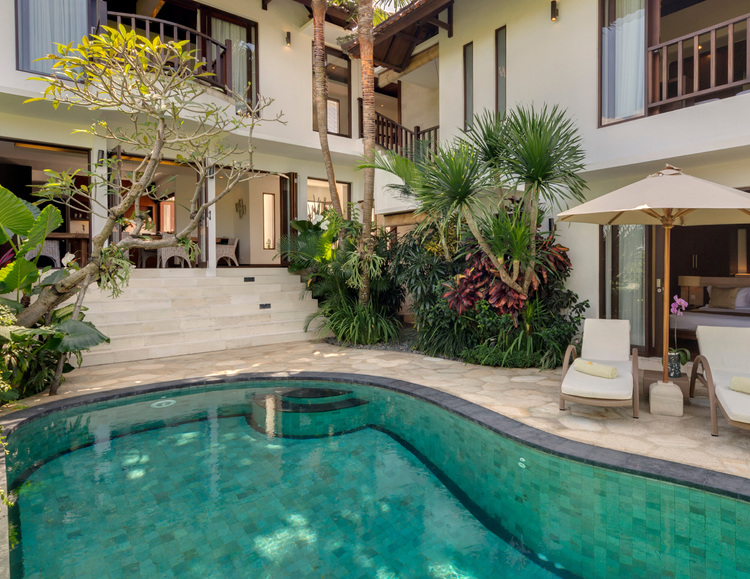 Villa Peach Cover Image